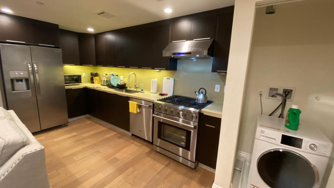 Gorgeous With Parking In Ktown La Appartamento *